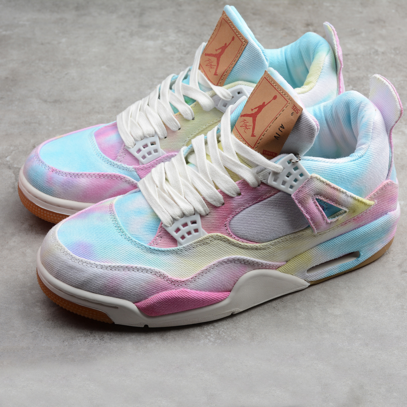 Tie dye hotsell levi jordan 4